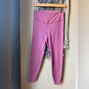 Old Navy Extra High Waist Crossover PowerChill Leggings